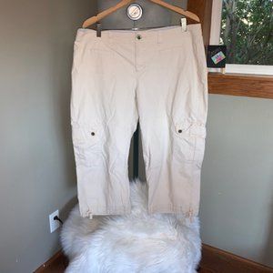 Super Cute Tommy Hilfiger Capris